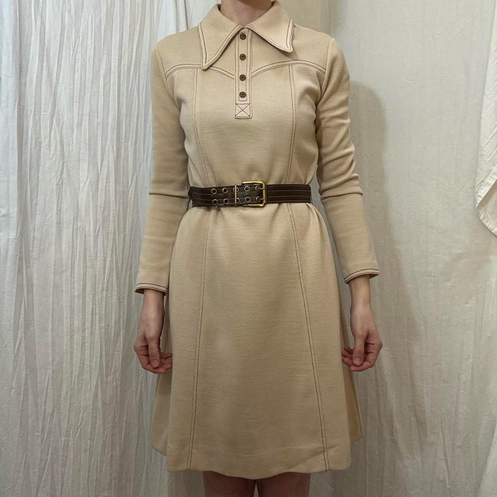 Tan‎ long sleeved brown belted dress brown stitch detailing vintage s